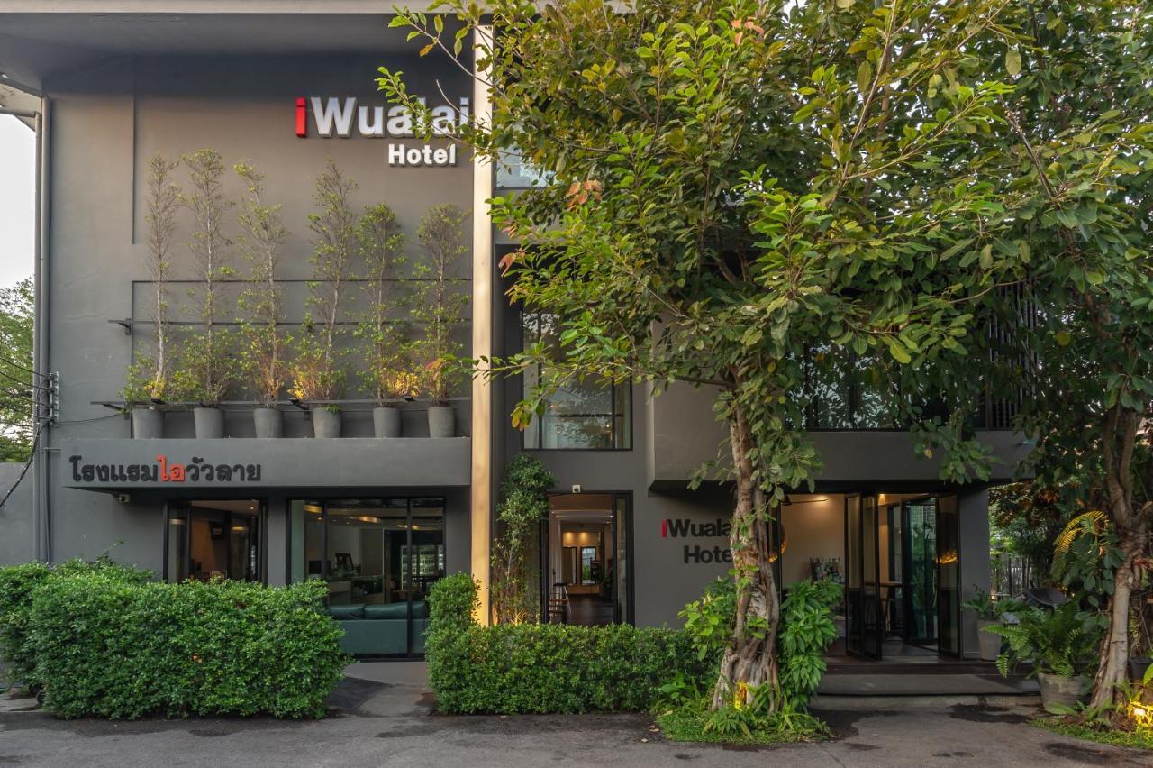 Iwualai Hotel Chiang Mai Exteriör bild