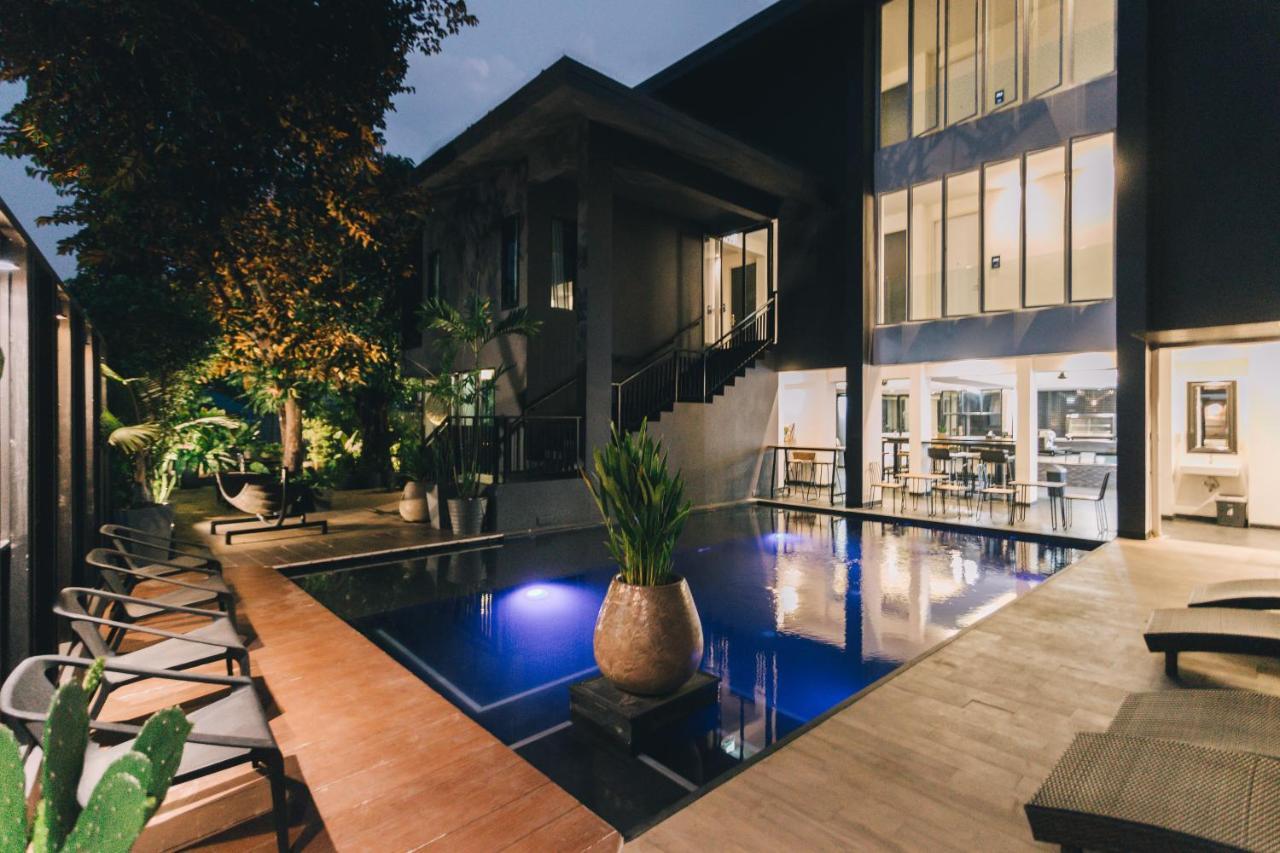 Iwualai Hotel Chiang Mai Exteriör bild