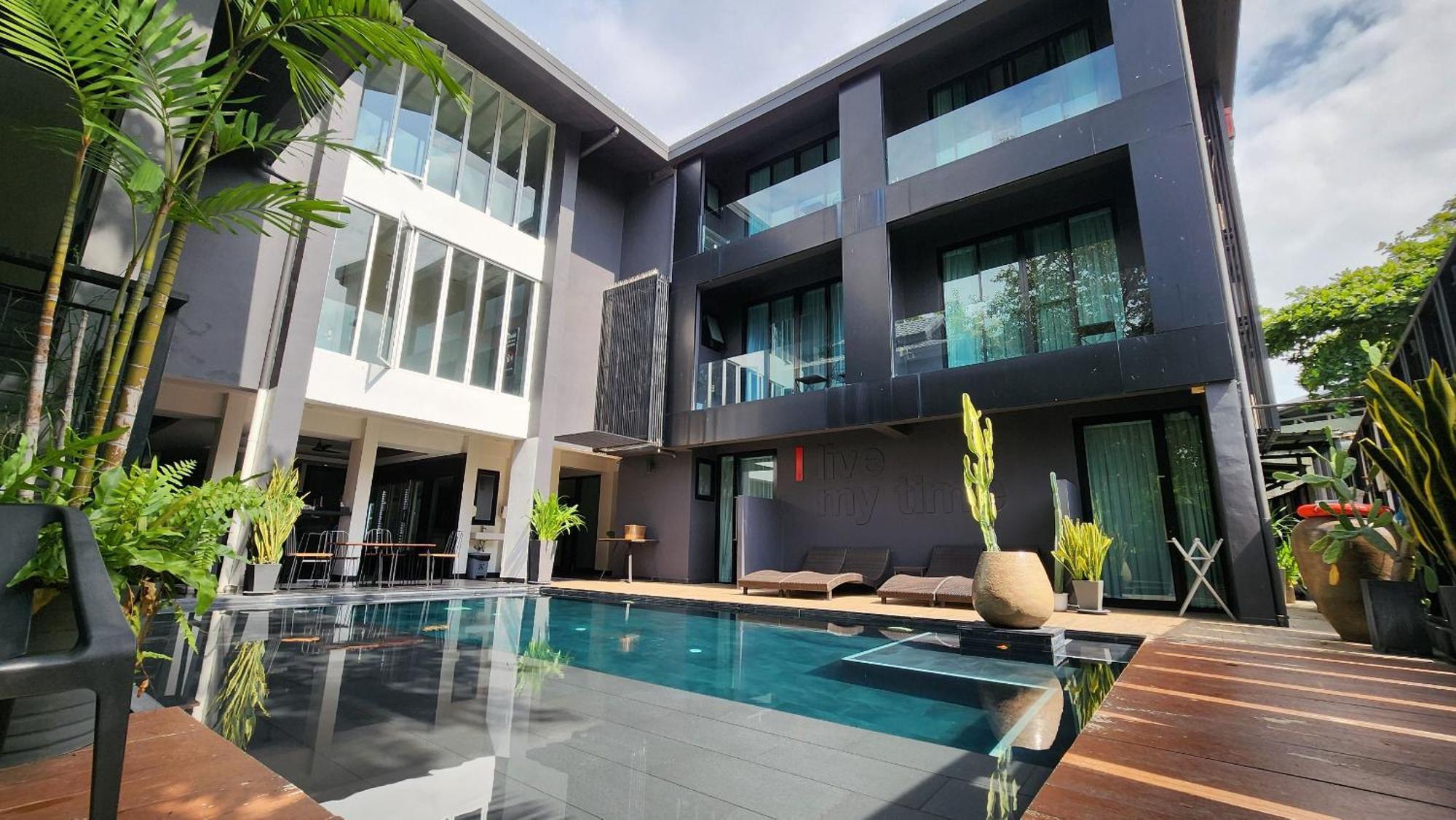 Iwualai Hotel Chiang Mai Exteriör bild