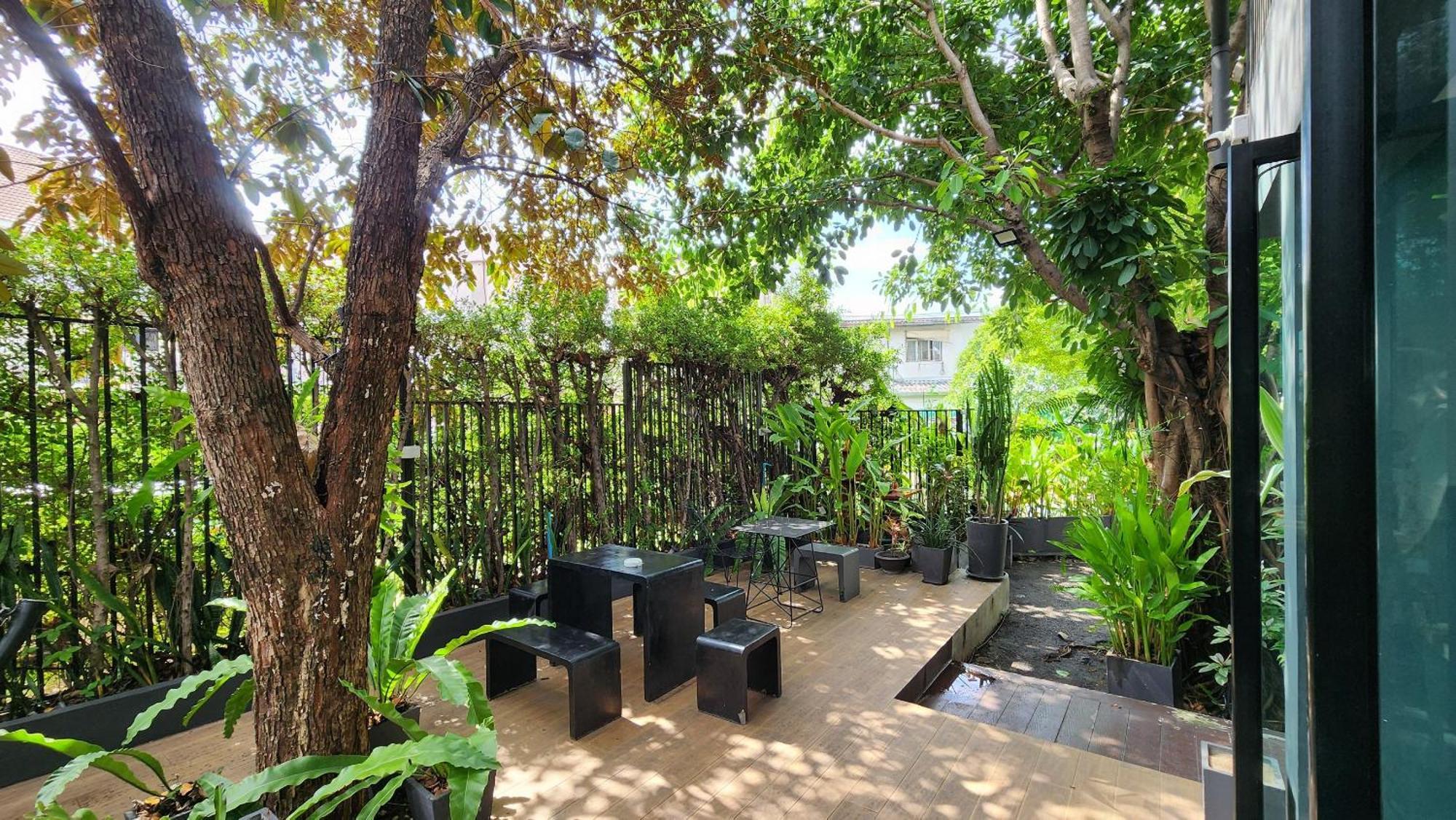 Iwualai Hotel Chiang Mai Exteriör bild