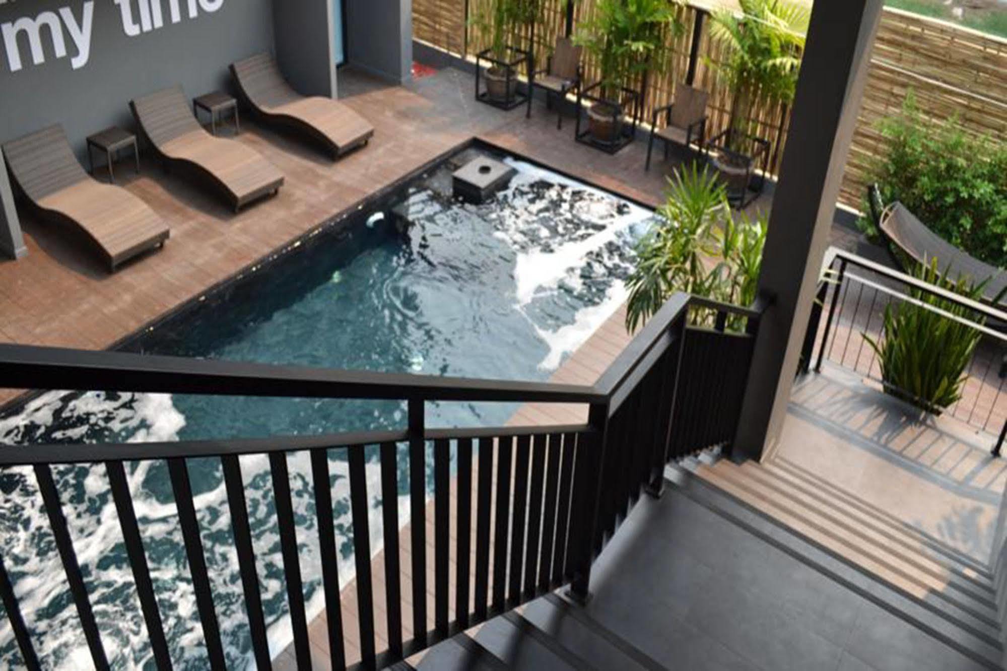 Iwualai Hotel Chiang Mai Exteriör bild